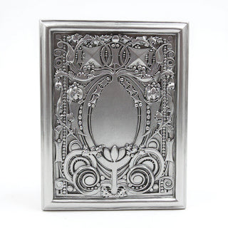 Sullivan Frieze - 24-inch — Silver finish